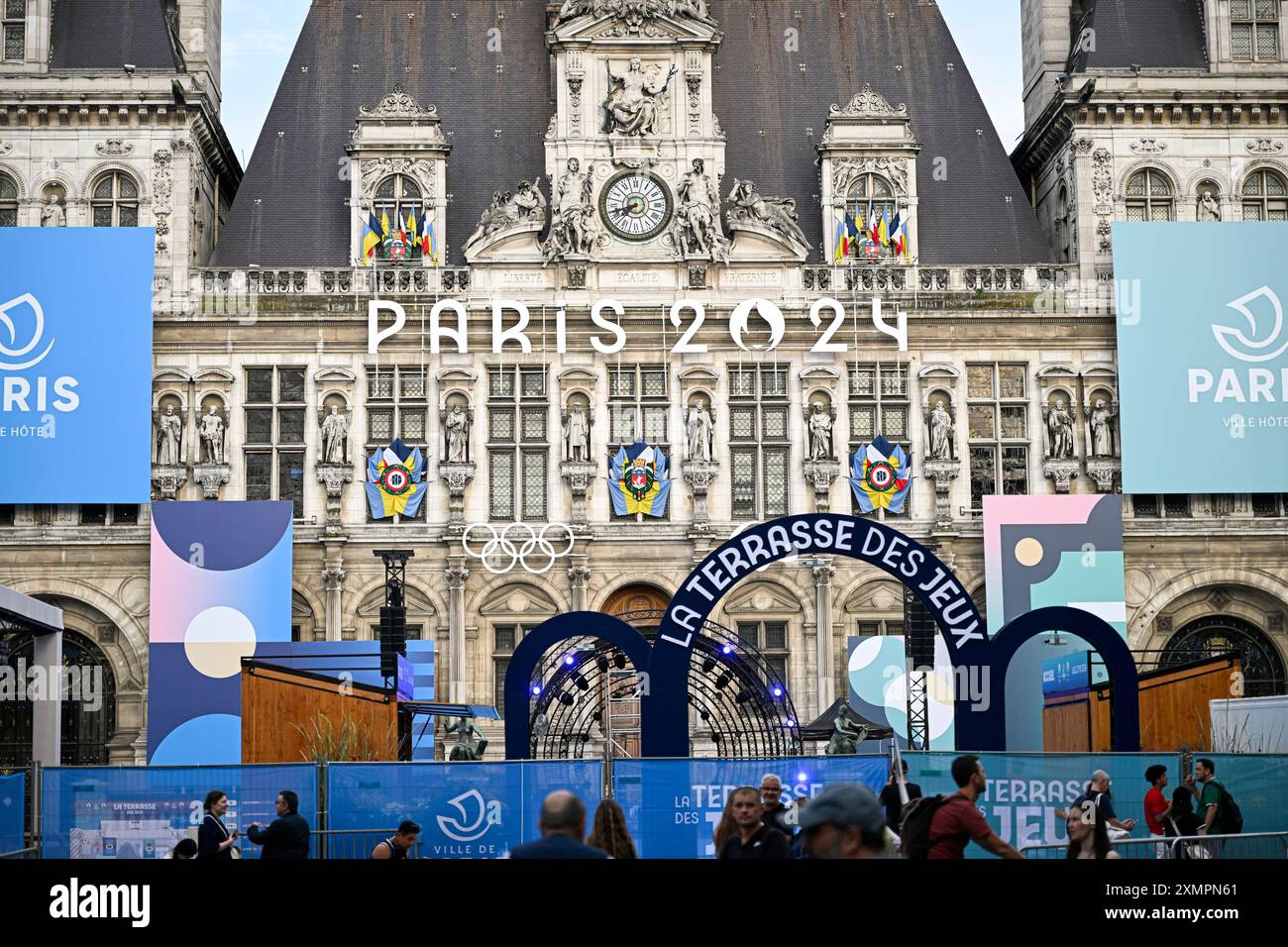 Paris (France): the City Hall in the colors of the Paris 2024 Olympics ...