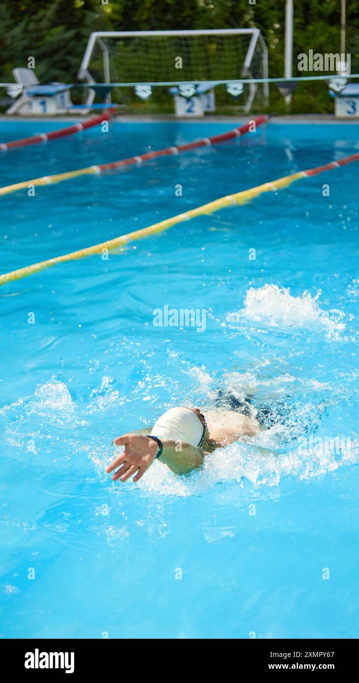 Breaststroke race in lanes hi-res stock photography and images - Alamy