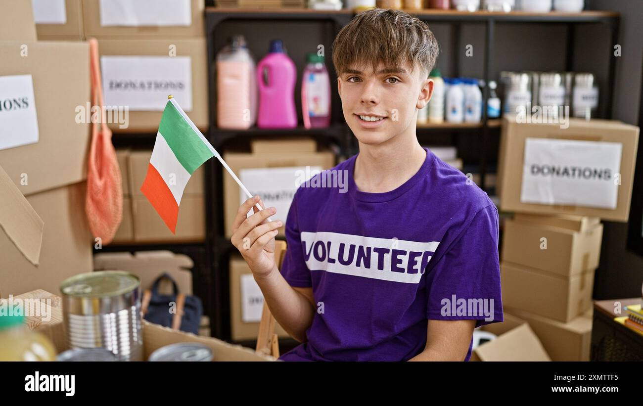 Teenager volunteering italy hi-res stock photography and images - Alamy