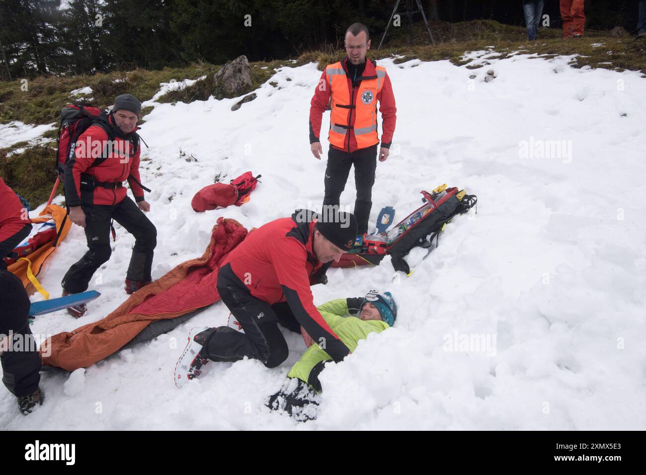 mountain rescue managing saving lifes in mountain areas mountain rescue saves lifes in mountain areas Stock Photo