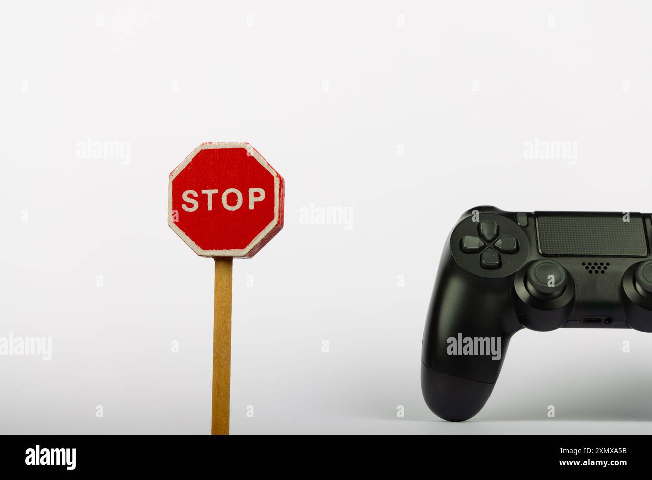Minimalist white game controller icon hi-res stock photography and ...
