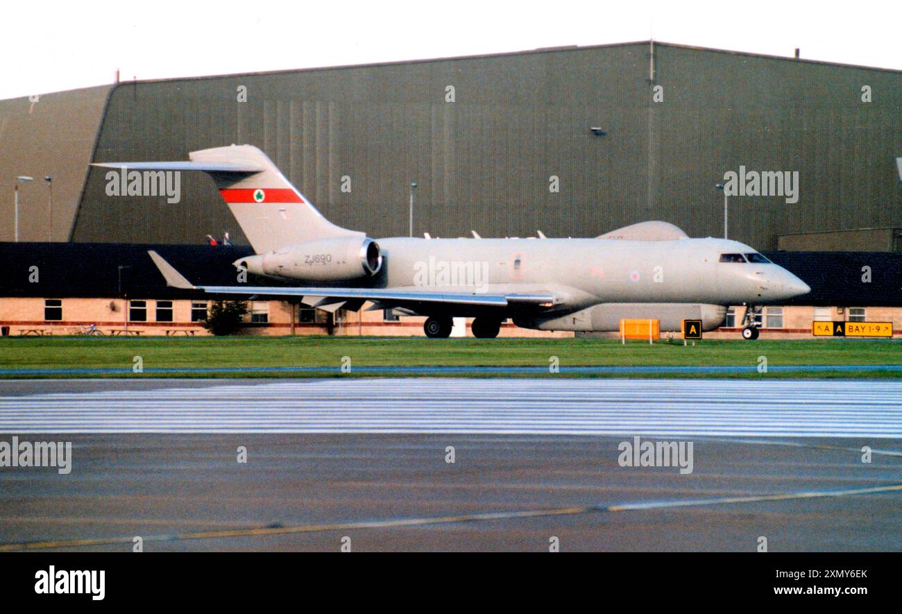 Bombardier sentinel r 1 hi-res stock photography and images - Alamy