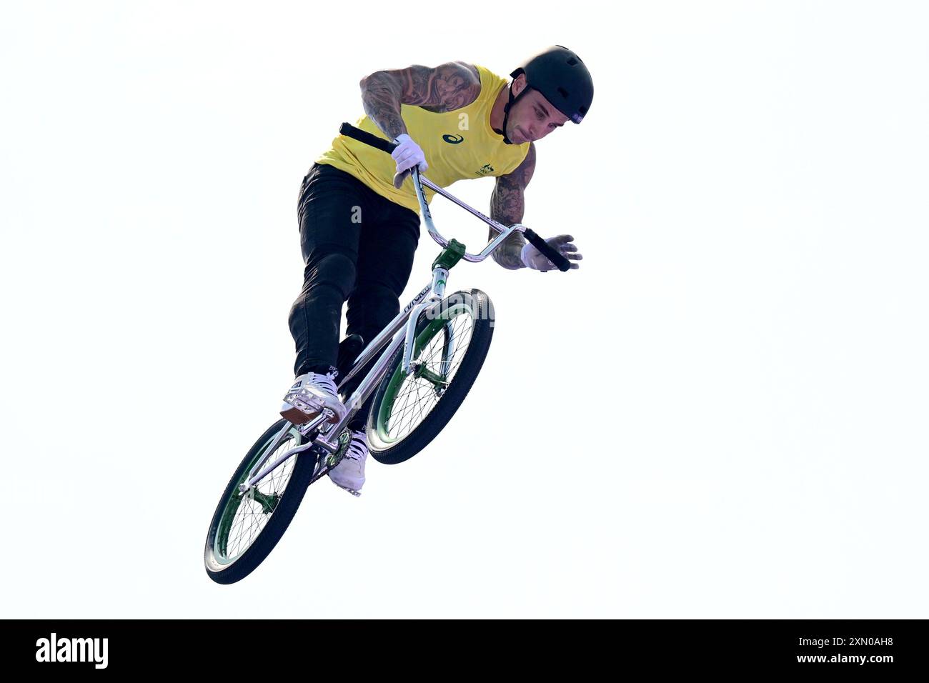 Versailles, France. 30th July, 2024. Olympia, Paris 2024, Cycling, BMX, Freestyle, Men, Qualification round, Logan Martin from Australia in action. Credit: Sina Schuldt/dpa/Alamy Live News Stock Photo