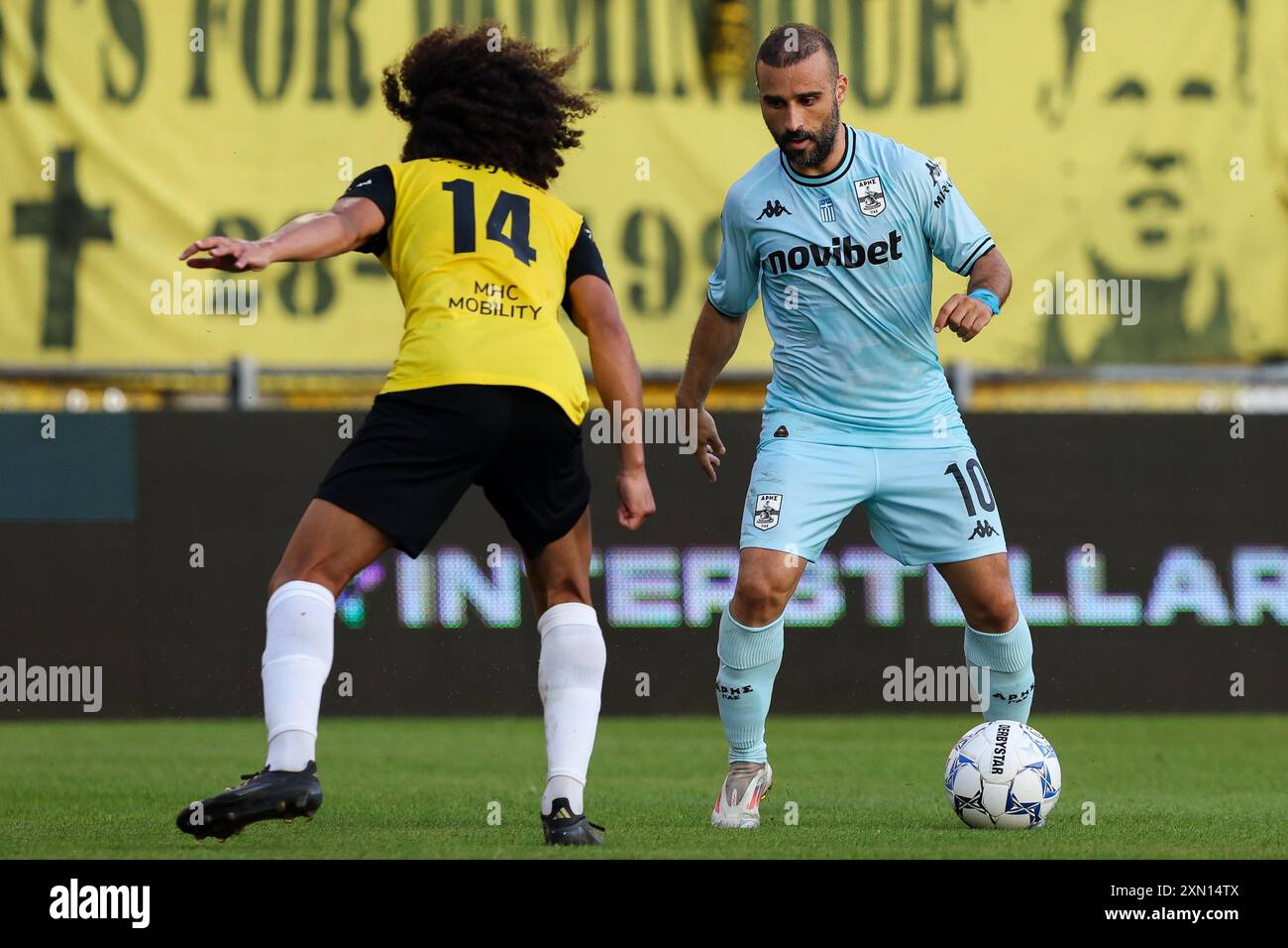 Soccer west brom soccer hi-res stock photography and images - Page 6 - Alamy, image size:1300x956