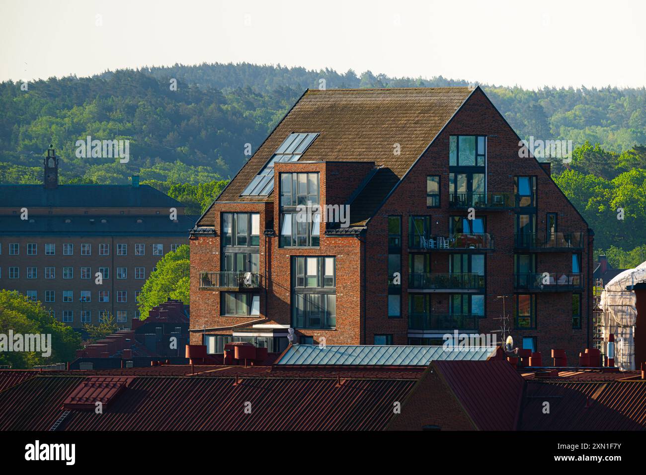 Tall brick building studio hi-res stock photography and images - Alamy