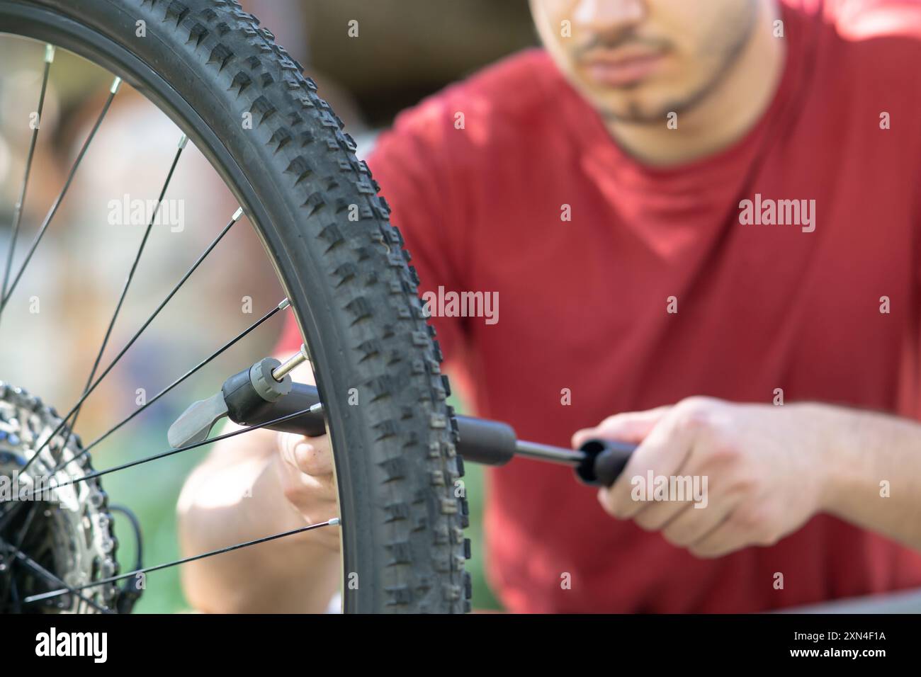 Inflate tubeless bike tire with hand pump discount
