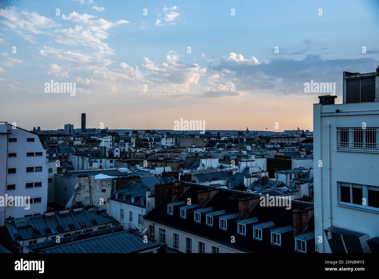 FRANCE-CINEMA-LANDSCAPE-PARIS View of Paris from the terrace of the Grand Rex, the largest and most prestigious cinema in Paris. Visible on the horizon is the silhouette of the Tour Montparnasse. Paris, July 30, 2024. PARIS ILE-DE-FRANCE FRANCE Copyright: xAndreaxSavoranixNerix FRANCE-CINEMA-LANDSCAPE-PARIS-AS ASAVORANINERI-7 Stock Photo