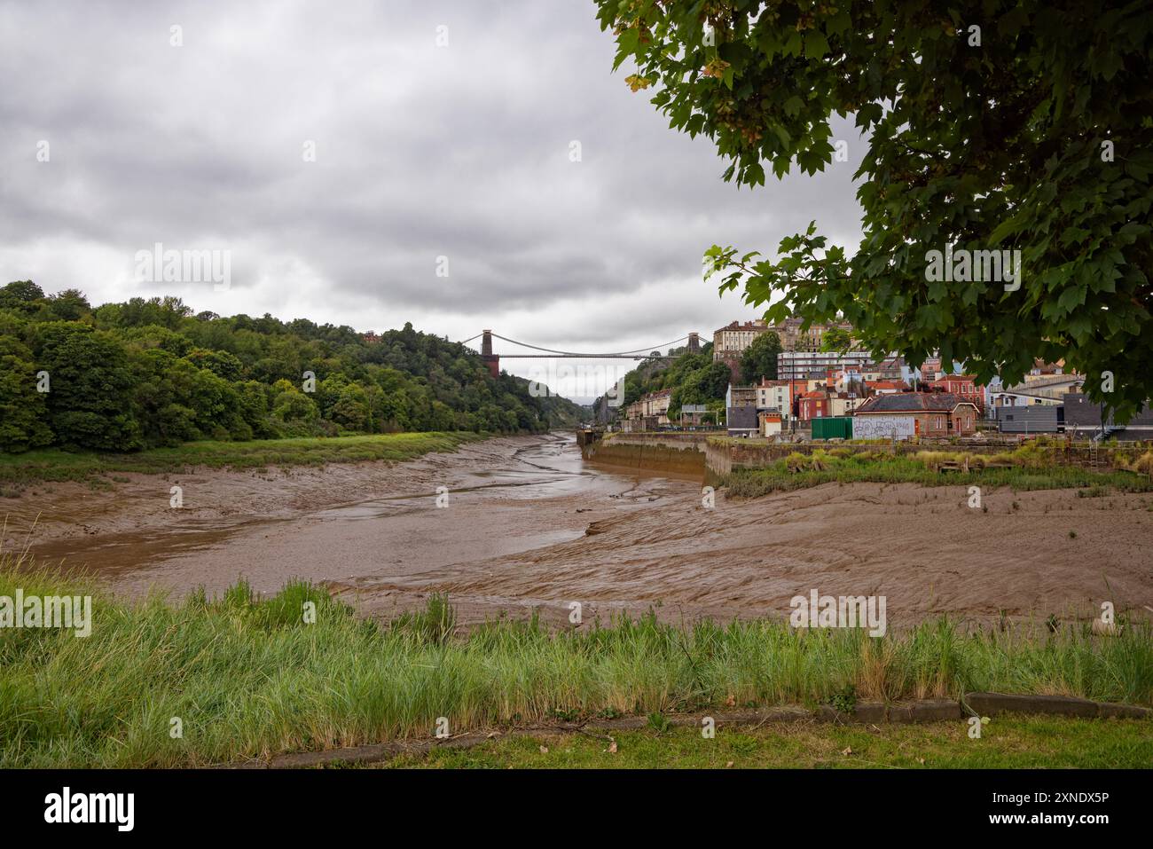 Clifton Suspension Bridge over the River Avon at low tide. Stock Photo