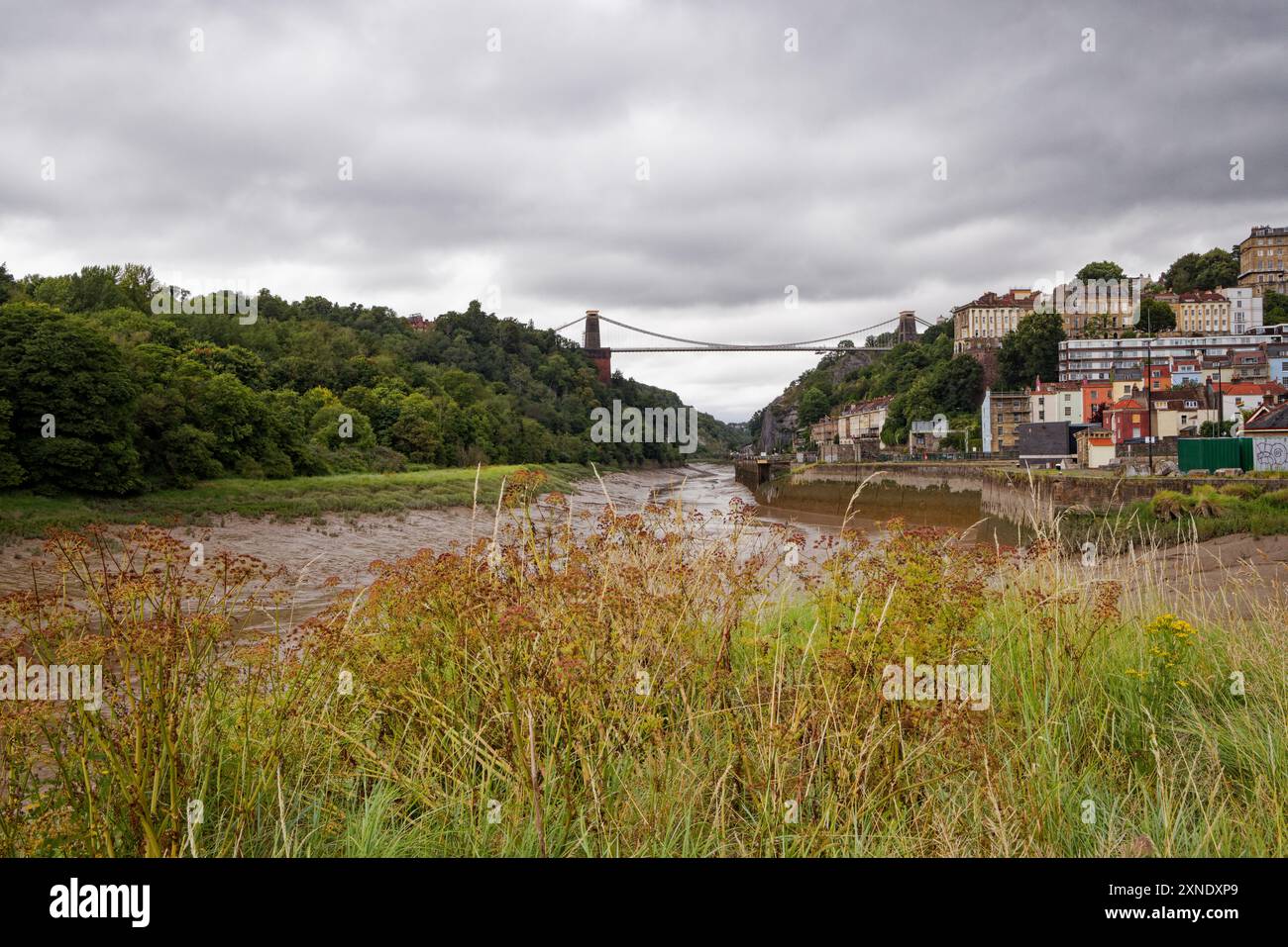 Clifton Suspension Bridge over the River Avon at low tide, Bristol, England. Stock Photo