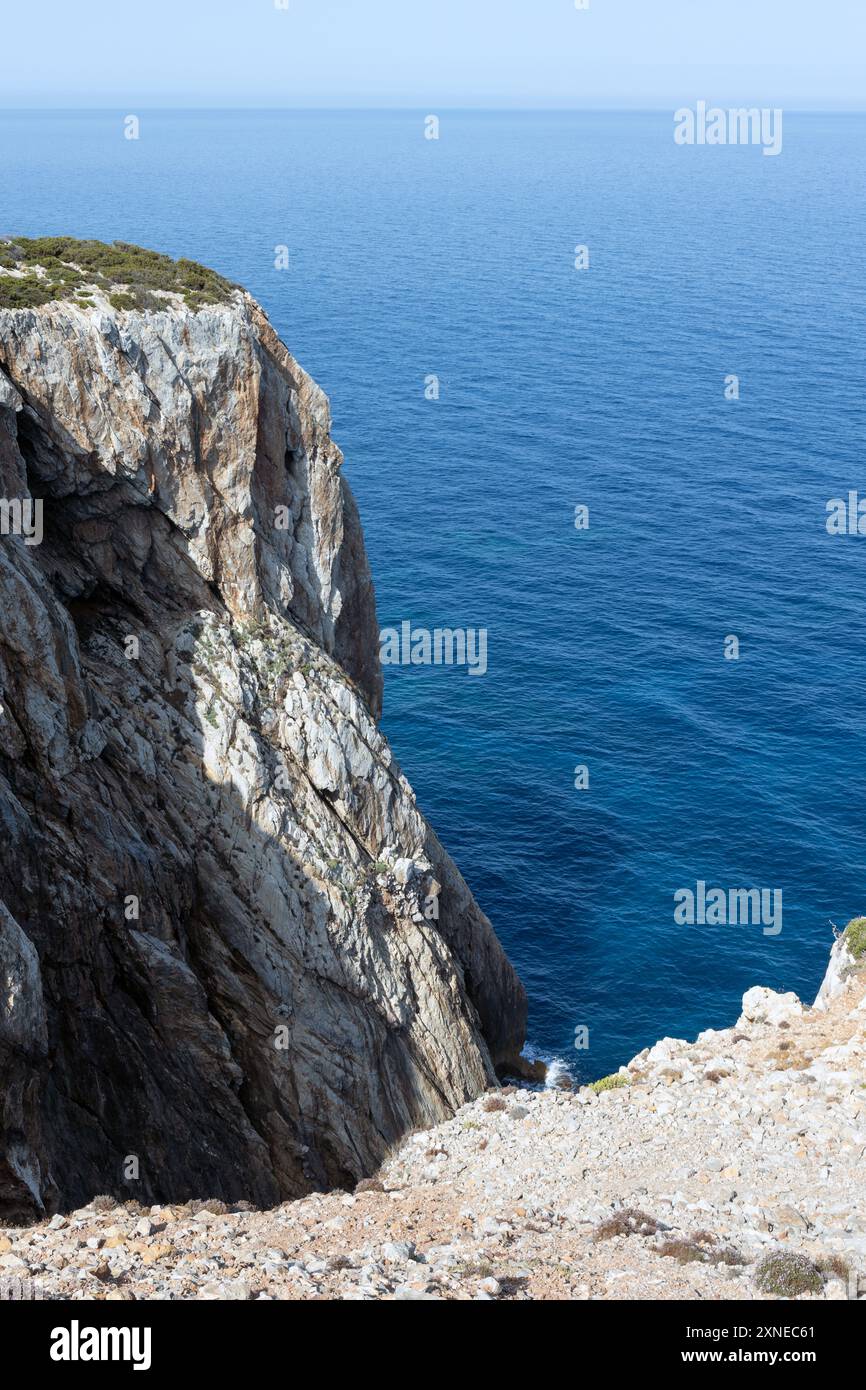 The deep blue sea hi-res stock photography and images - Alamy