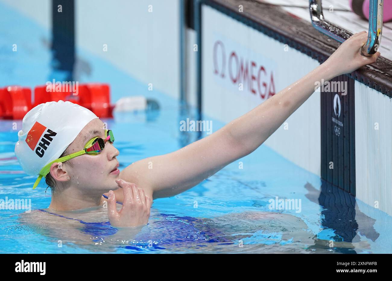 Paris, France. 31st July, 2024. Li Bingjie of China warms up before the ...