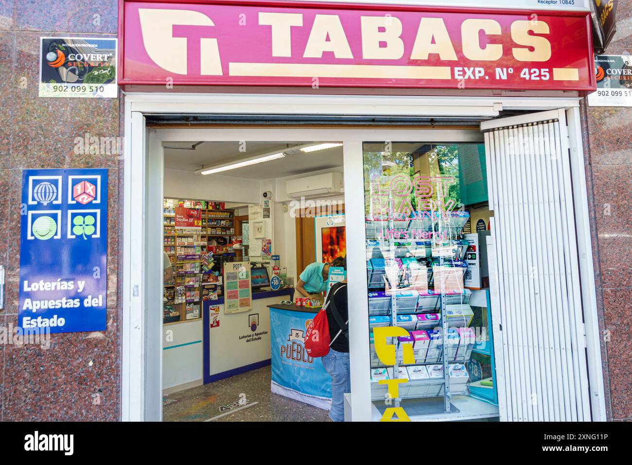 tabac-vape shop-cbd-loto-souvenirs Tobacco products shop hi-res stock photography and images - Page 3