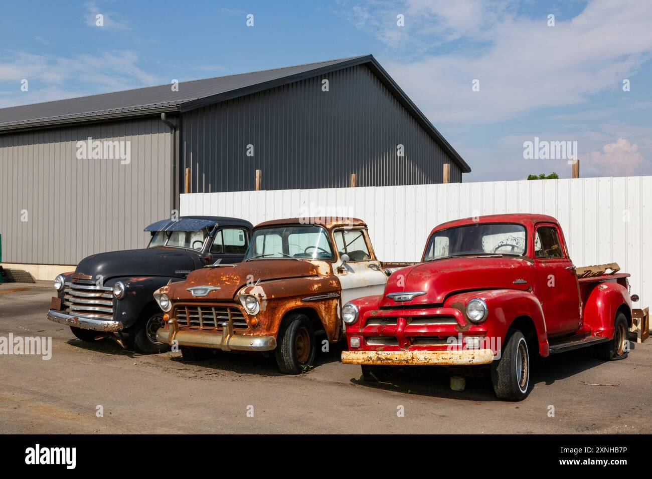Classic old trucks hi-res stock photography and images - Page 6 - Alamy, image size:1300x956