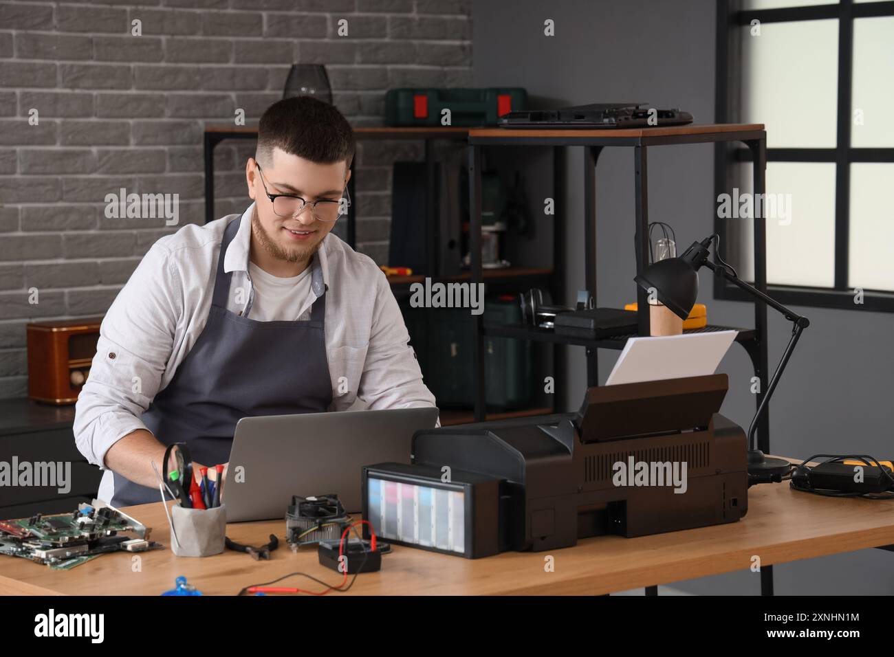 Computer And Printer Repair Printer fixing repair computer hi-res stock photography and images - Alamy