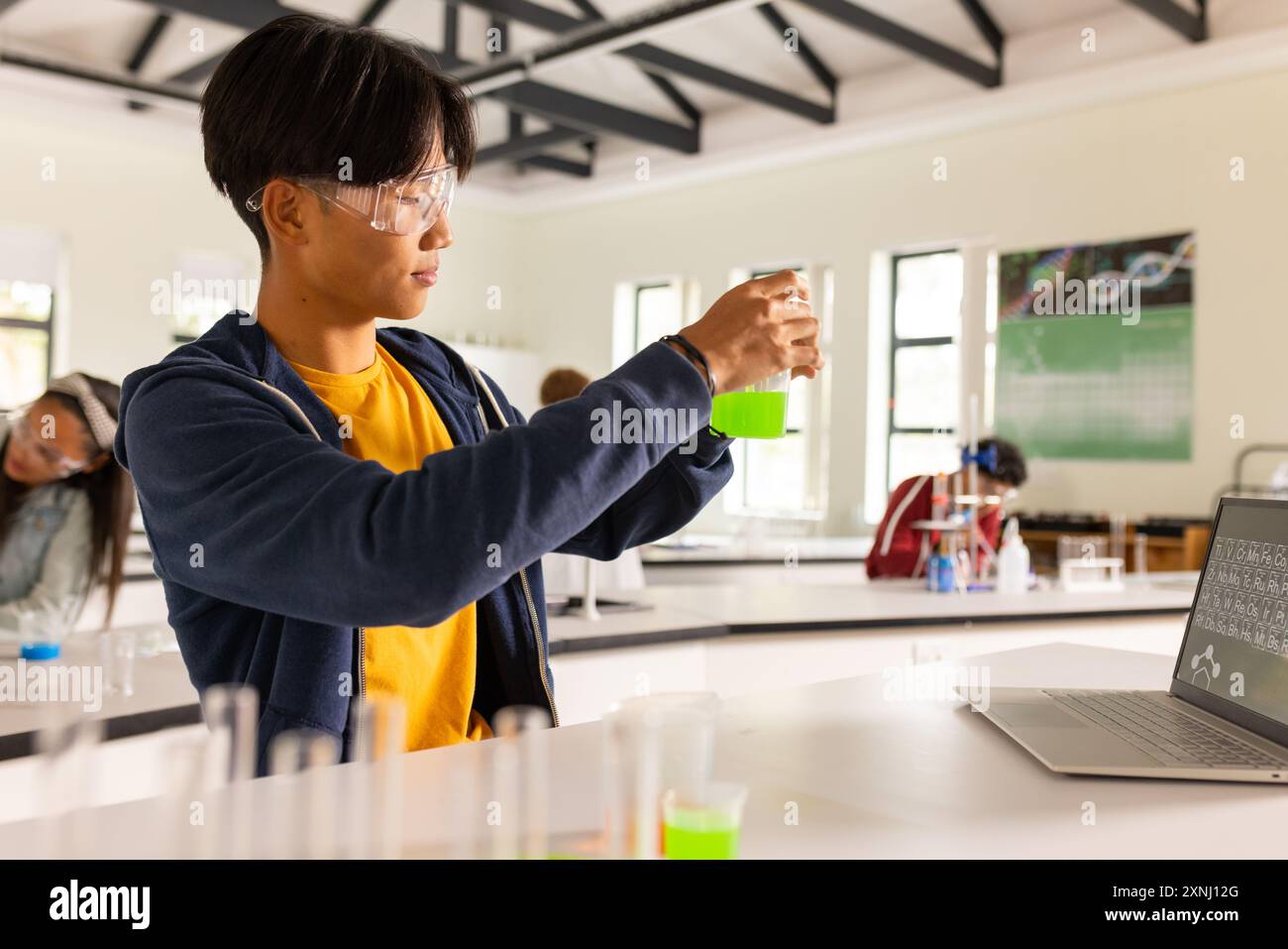 High school teenager hi-res stock photography and images - Alamy