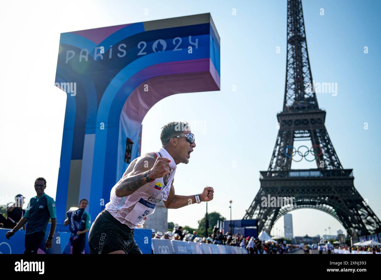 Brian Daniel Pintado, of Ecuador, celebrates after winning the gold ...