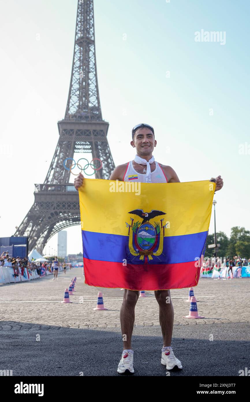 Brian Daniel Pintado, of Ecuador, celebrates after winning the gold ...