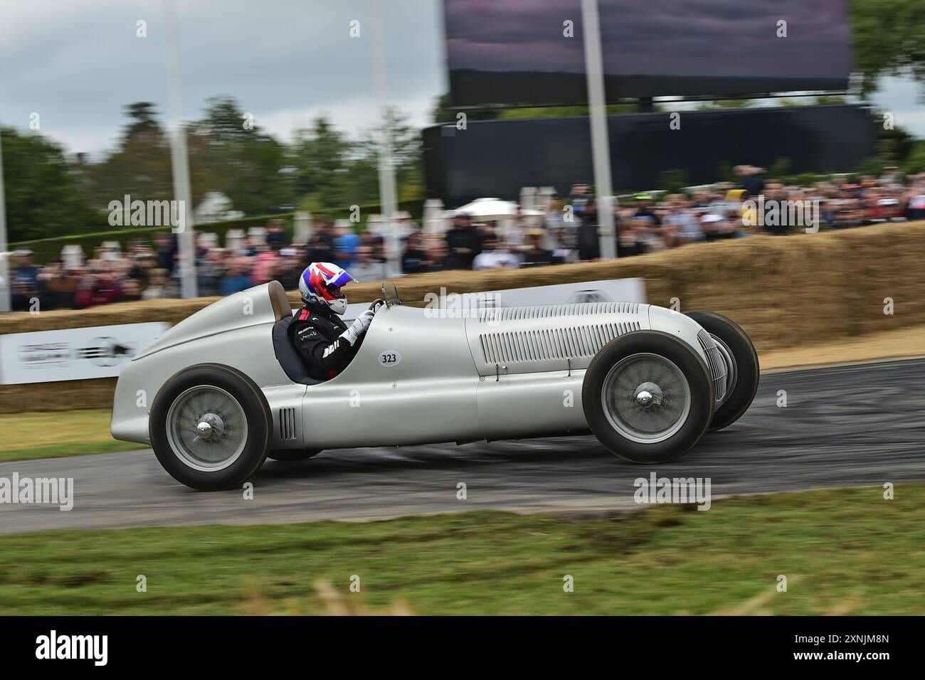 Mercedes-Benz W25, Mercedes-Benz - 130 Years in Motor Racing, an ...
