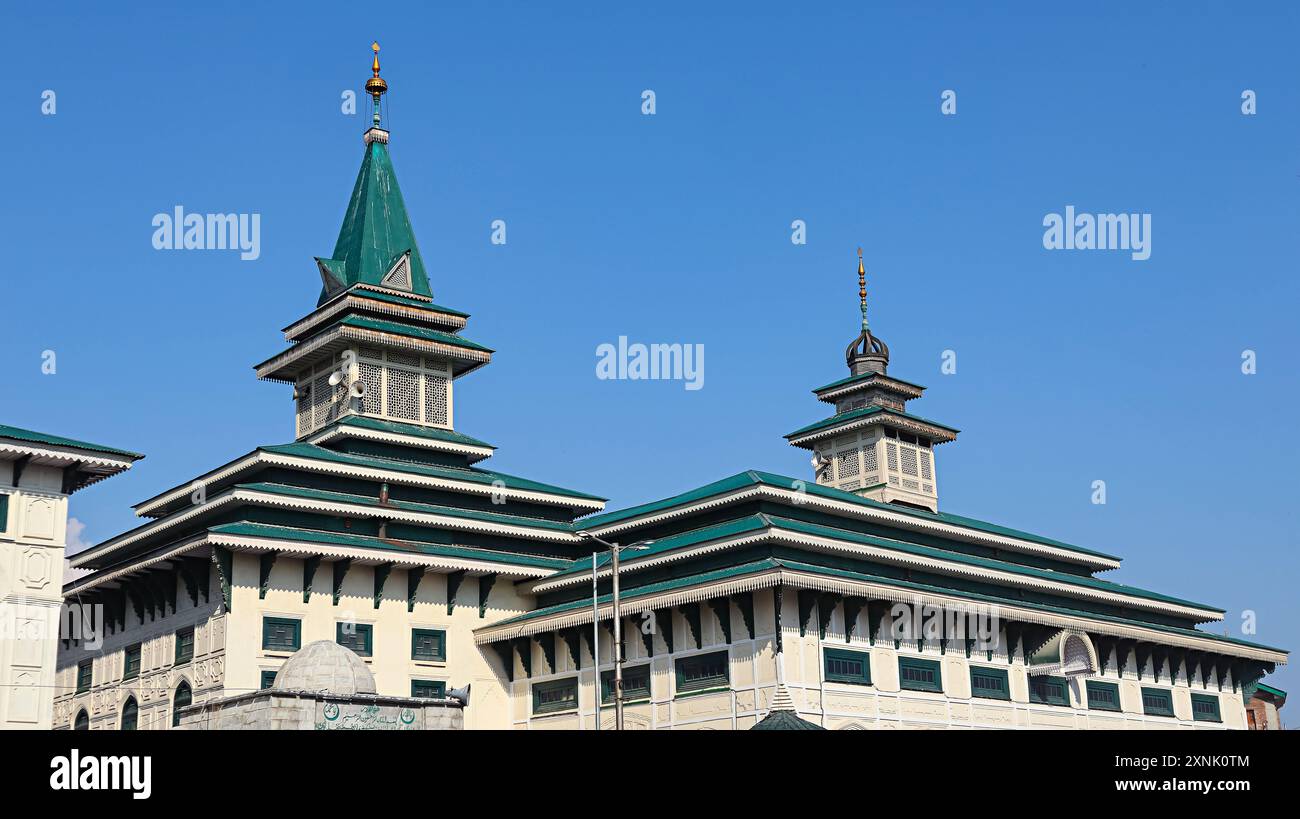 Beautiful view of Dastgeer Sahib Mosque, Srinagar, Jammu and Kashmir, India. Stock Photo