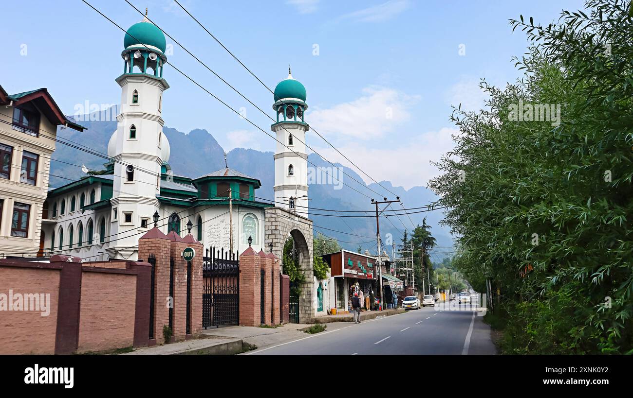 Mirak shah mosque hi-res stock photography and images - Alamy