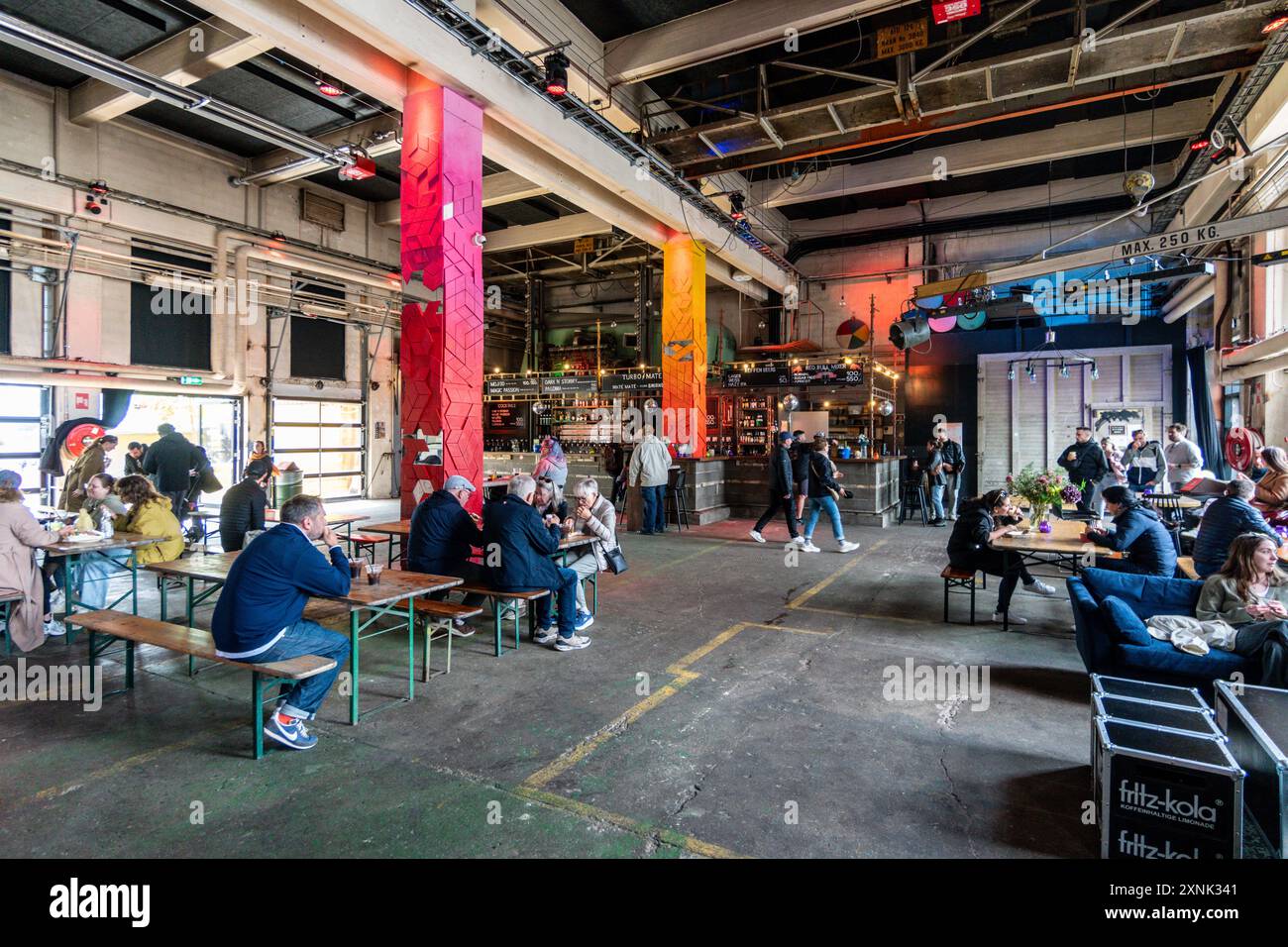 Reffen Street Food Markt Fabrikhalle Bar Refshale en Halbinsel 