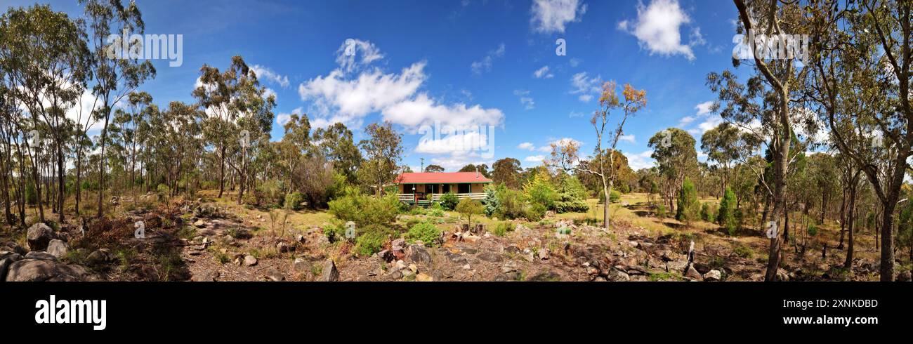 STANTHORPE, Queensland, Australia — A view of Australian bush near Stanthorpe, showcasing the rugged beauty of the Granite Belt region. Stock Photo