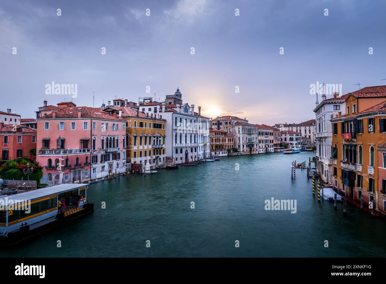 Grand canal sunset hi-res stock photography and images - Alamy