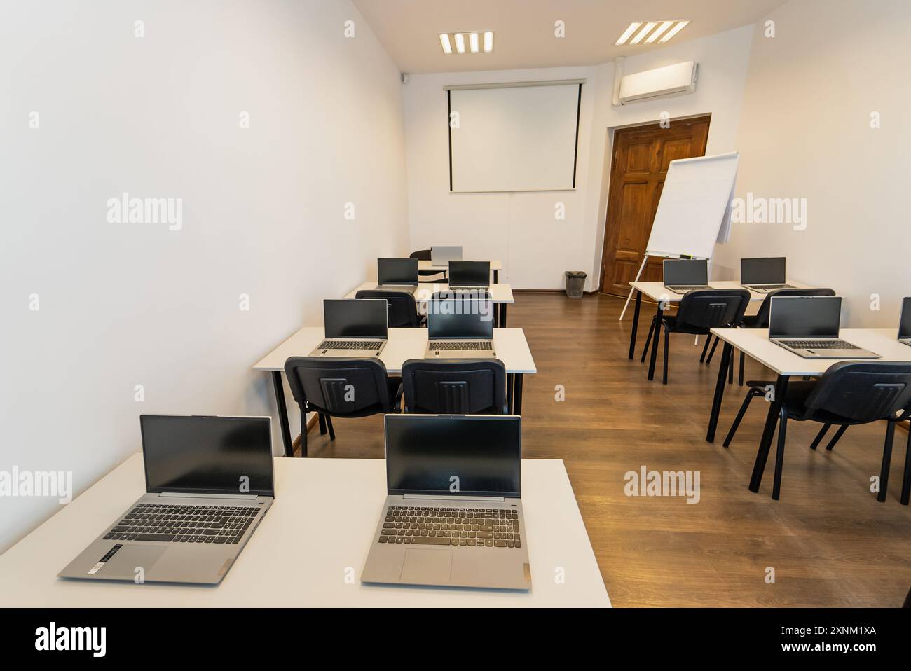 Classroom laptops empty hi-res stock photography and images - Alamy