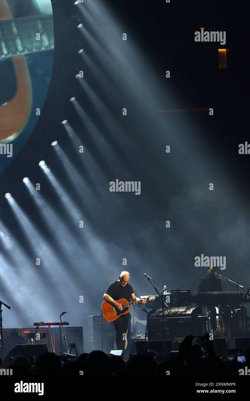 ** EDITORIAL USE ONLY ** David Gilmour performs in concert at Madison Square Garden in New York