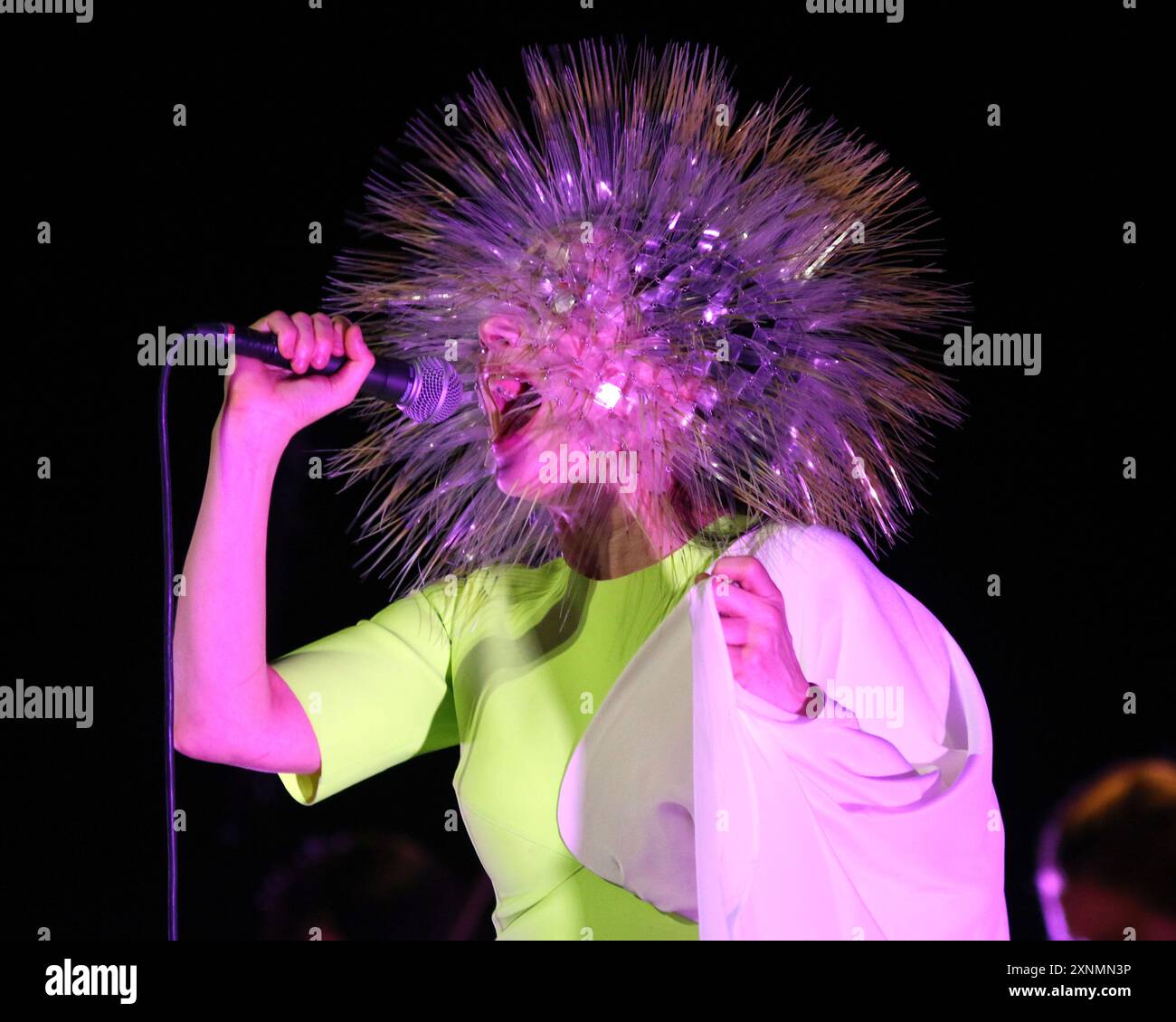 Bjork on stage in concert hi-res stock photography and images - Alamy