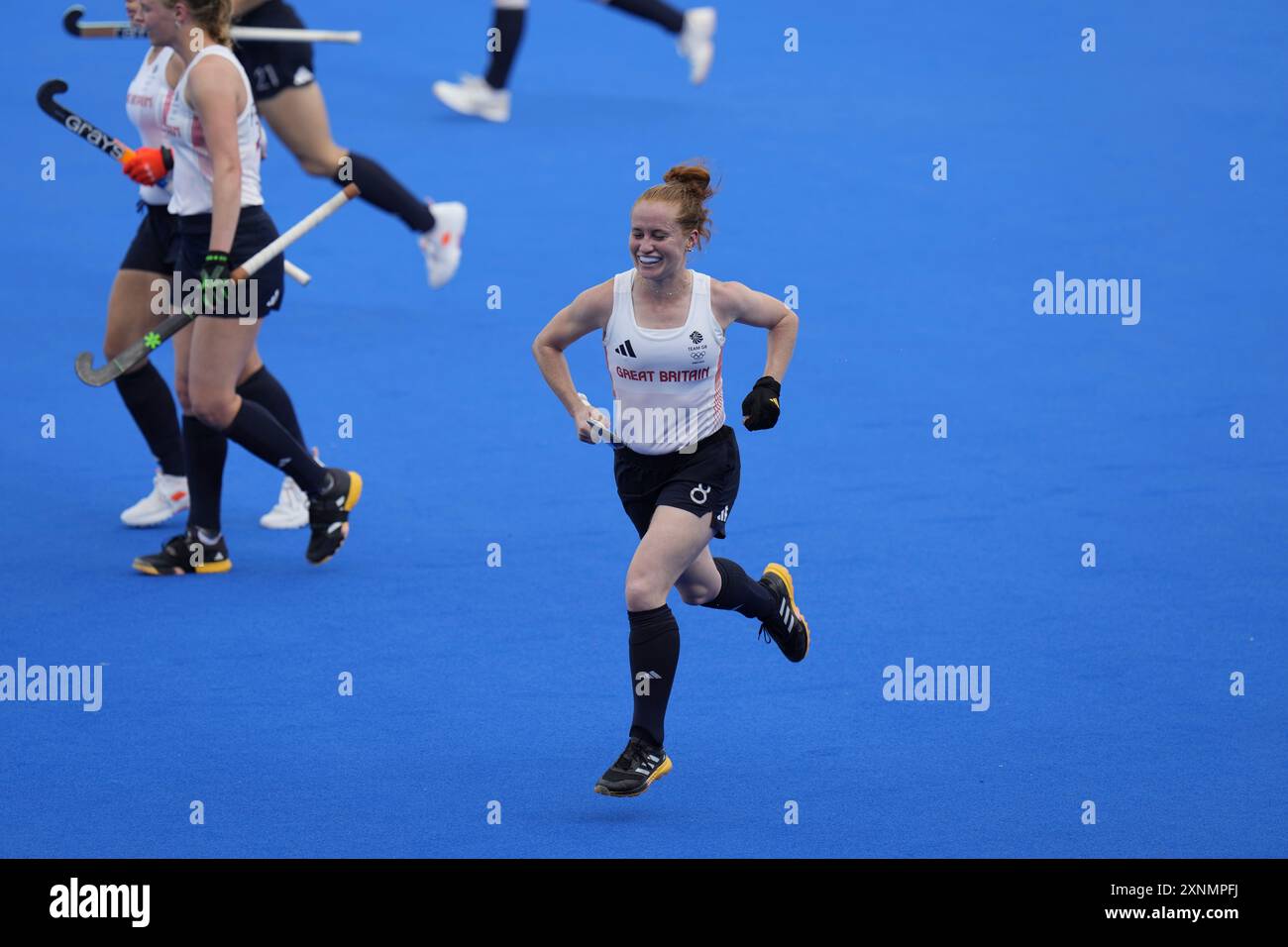 Britain's Sarah Jones during the women's Group B field hockey match ...