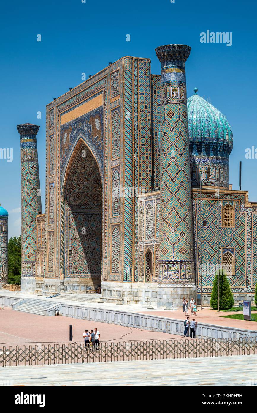 Sher-Dor Madrasa, Registan, Samarkand, Uzbekistan Stock Photo