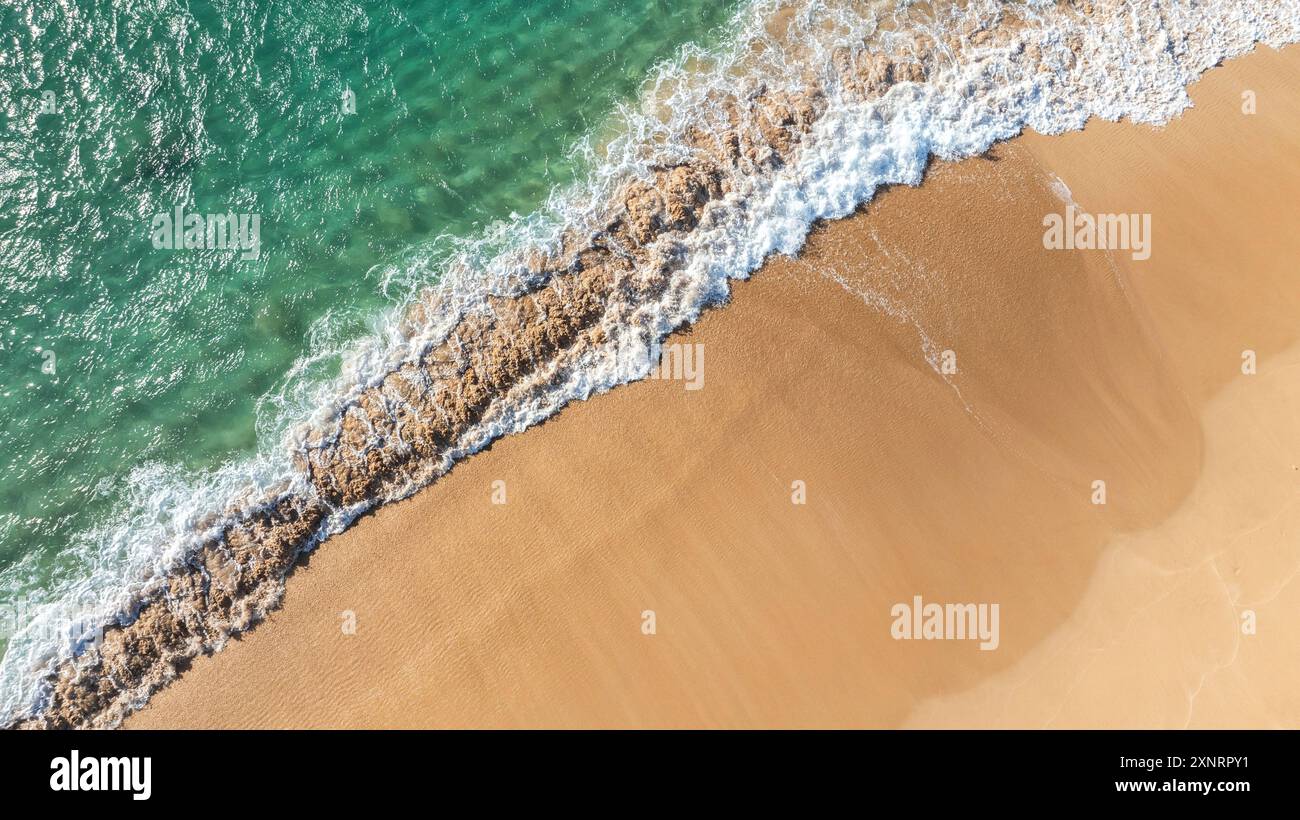 Empty sand beach ocean waves hi-res stock photography and images - Alamy