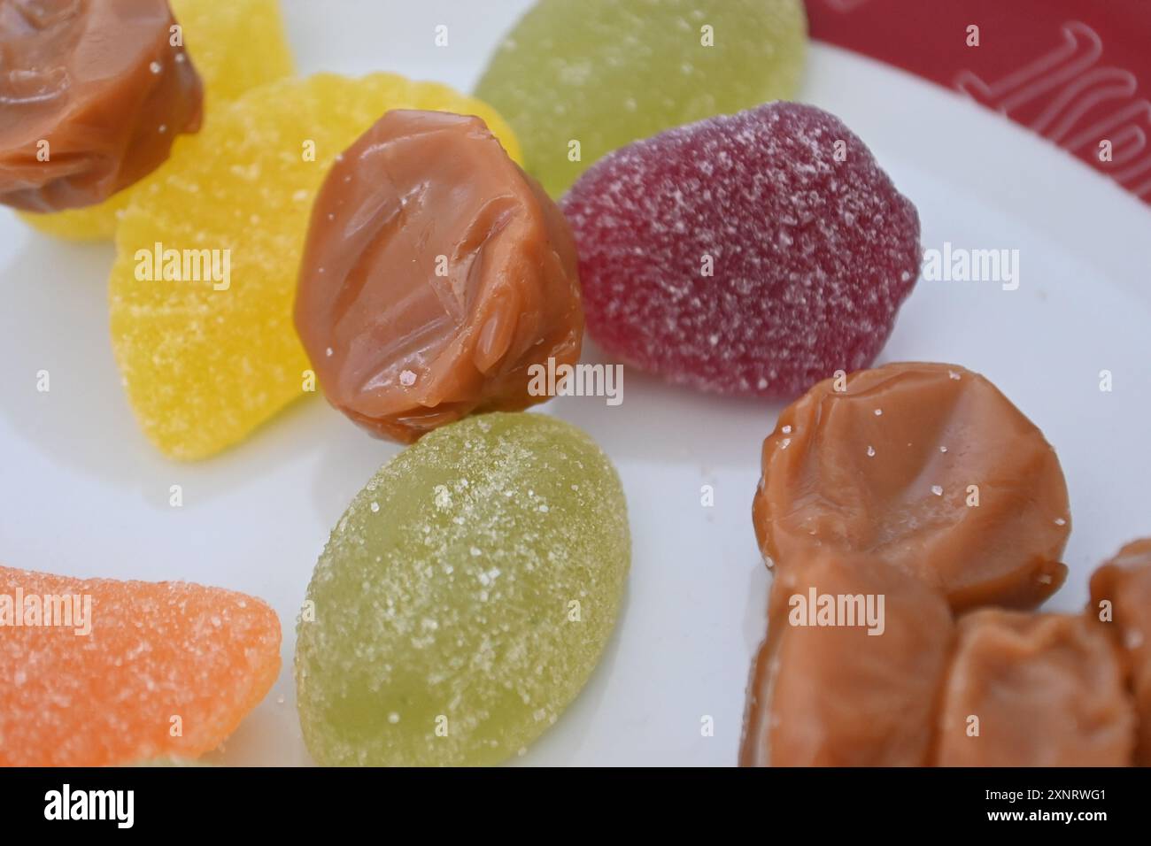 Coloured sweets hi-res stock photography and images - Alamy