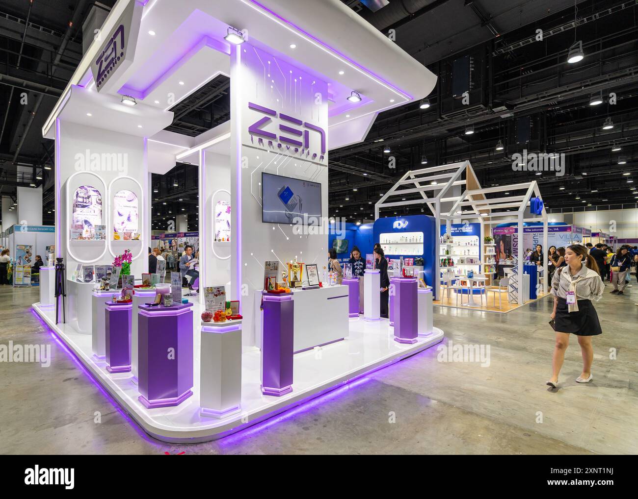 Asia innovations group hi-res stock photography and images - Alamy