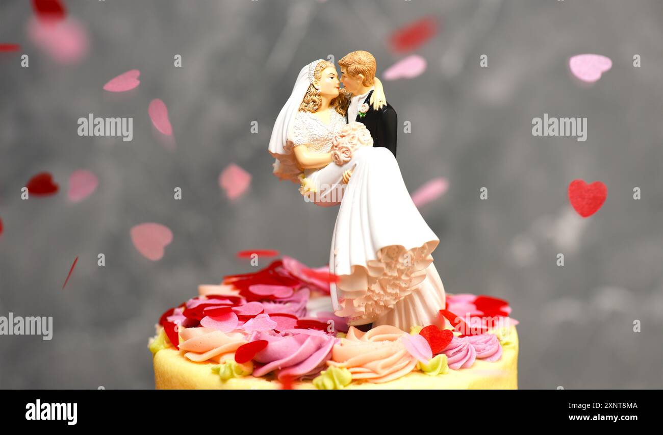 Wedding cake just married hi-res stock photography and images - Alamy