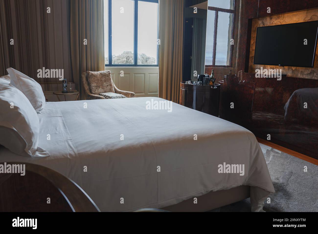 Curated visual reference: Fresh Look at Luxurious Hotel Room With Scenic View And Elegant Modern Classic