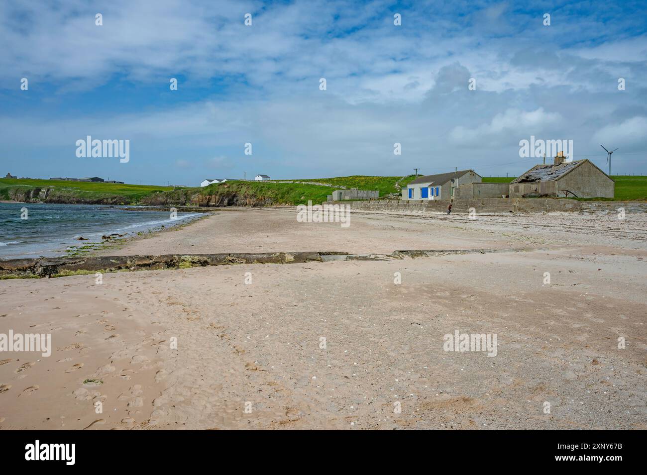 Idyllic Beach near Kirkwall, Scotland at the countryside, wide angle shot Stock Photo