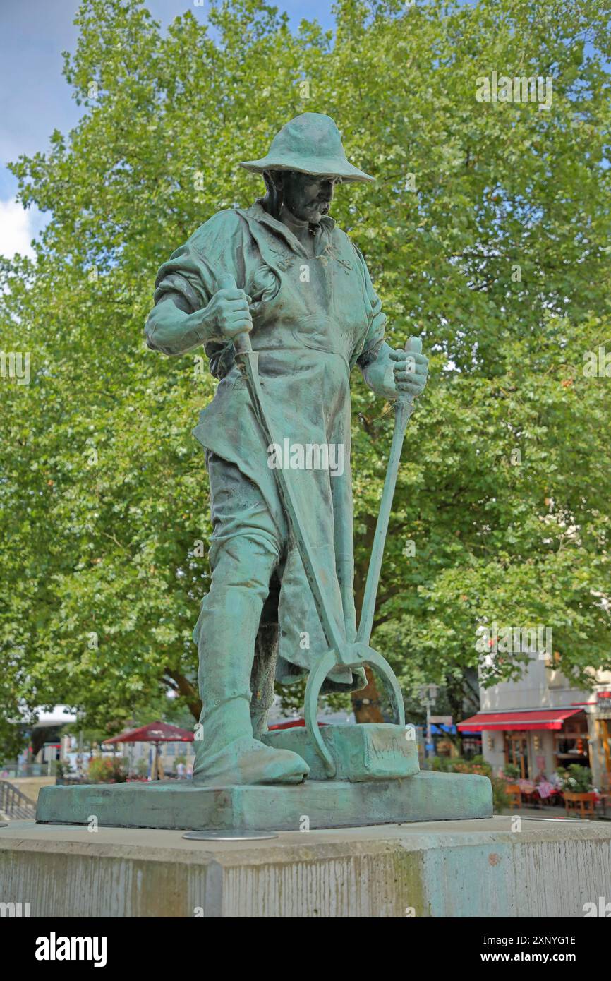 Sculpture Huettenmann Frieder by Friedrich Reusch 1902 as a symbol for ...