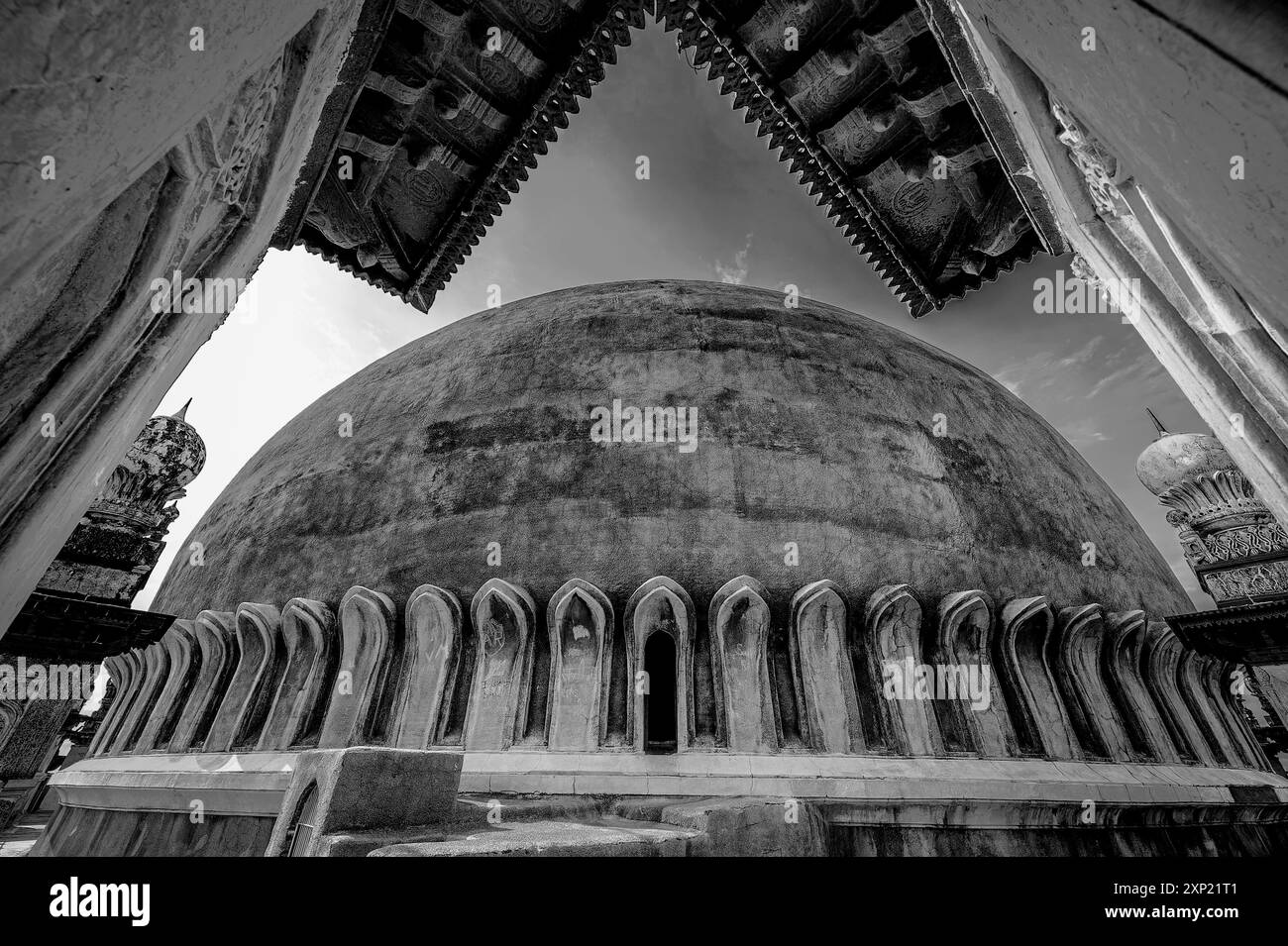 06 04 2008 Islamic Architecture Built in 1659 by Muhammad Adil Shah Gol ...