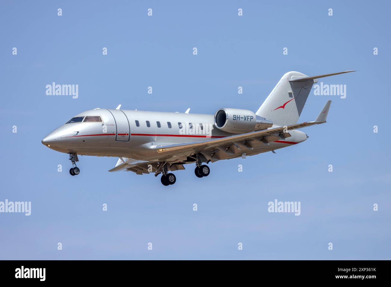 Arriving from france hi-res stock photography and images - Alamy