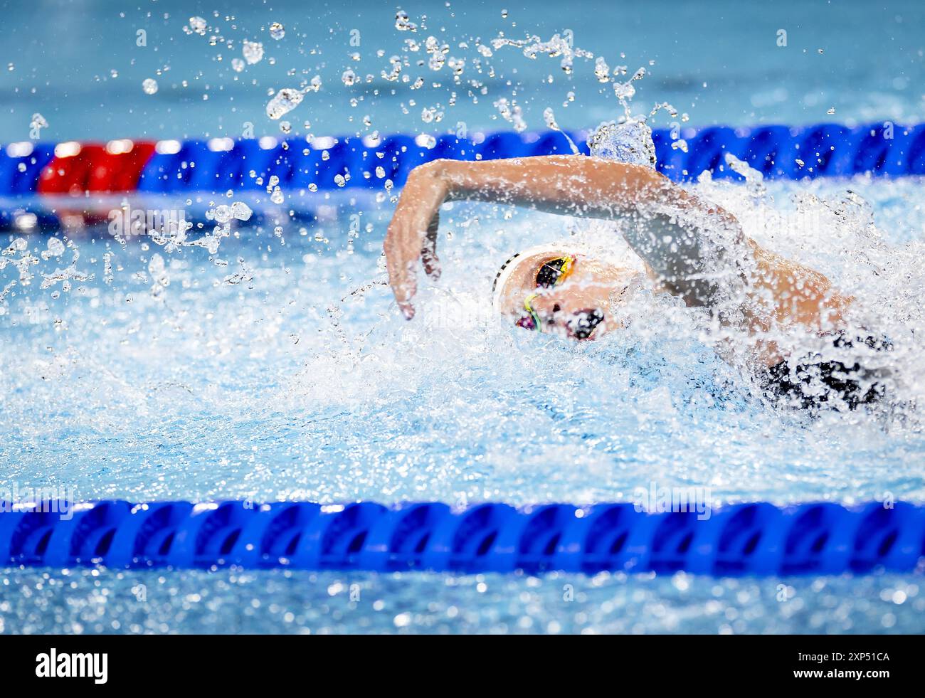 PARIS - Valerie van Roon in action in the semi-final 50m freestyle ...