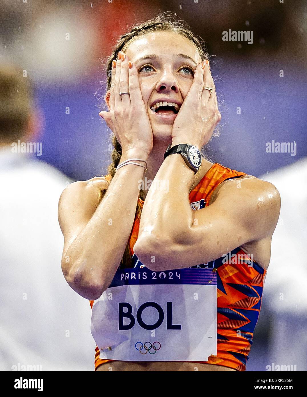paris-france-3rd-aug-2024-paris-femke-bol-crosses-the-finish-line