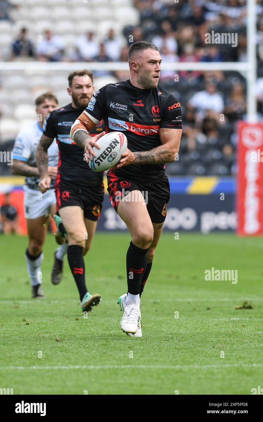 Hull, England - 3rd August 2024 - Curtis Sironen of St Helens makes ...