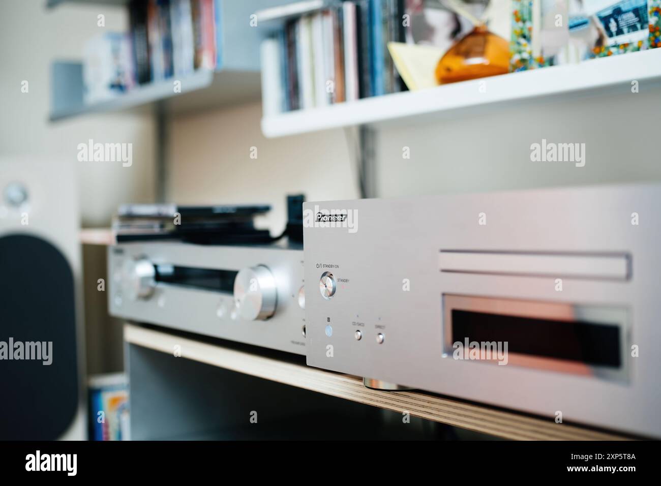 70ae pioneer