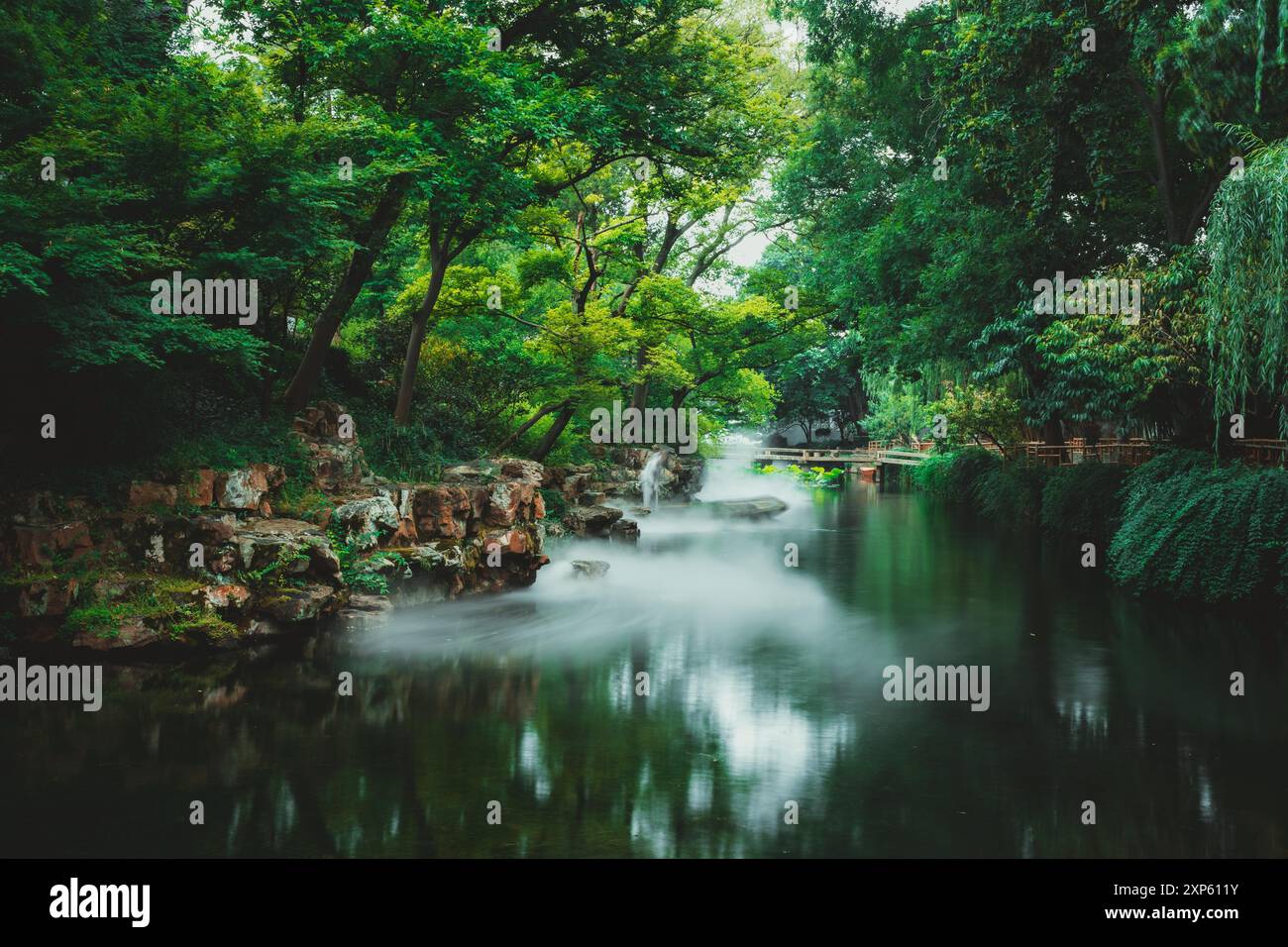 Water flows through chinese hi-res stock photography and images - Alamy