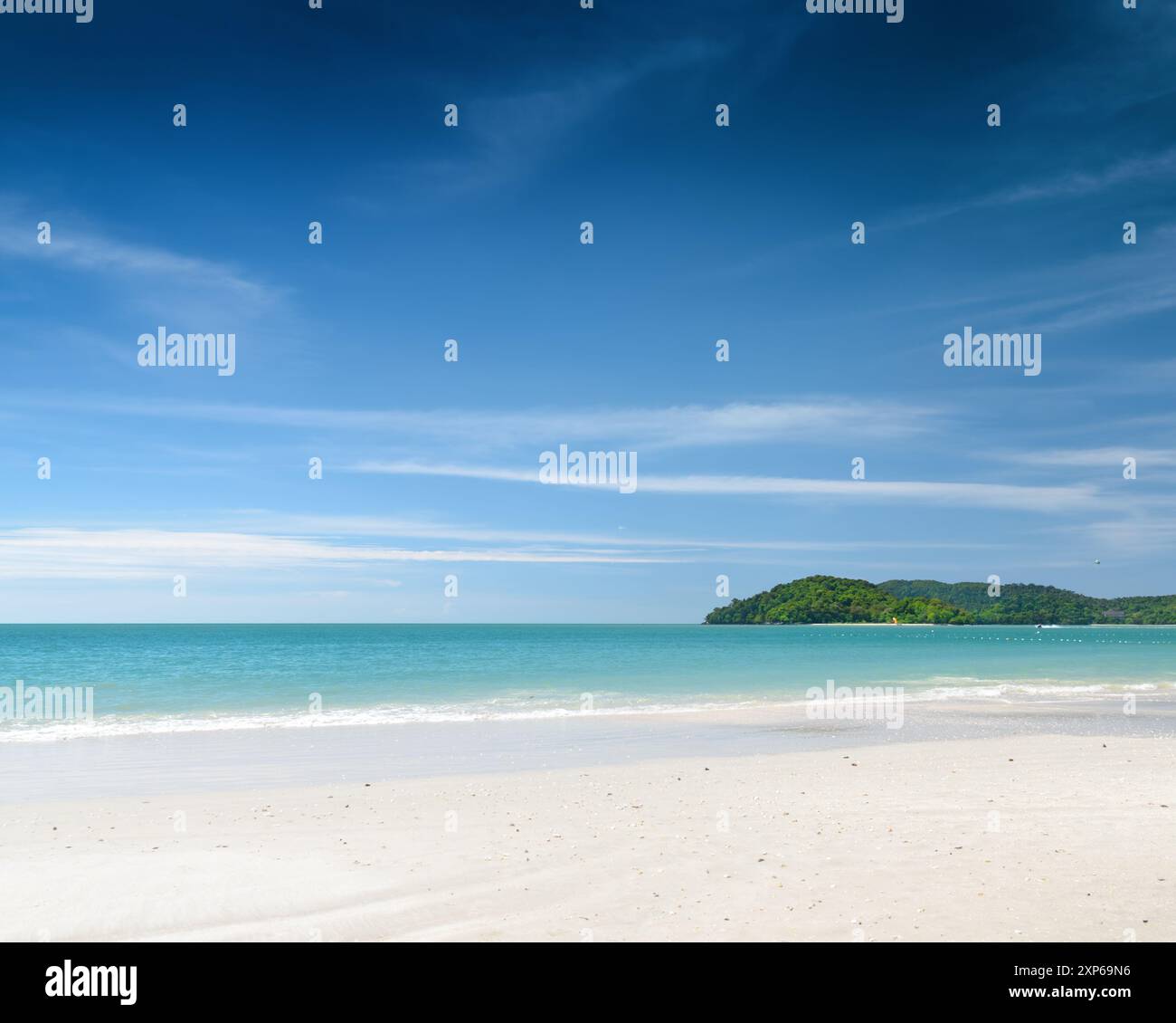 Beautiful tranquil beach sun hi-res stock photography and images - Alamy