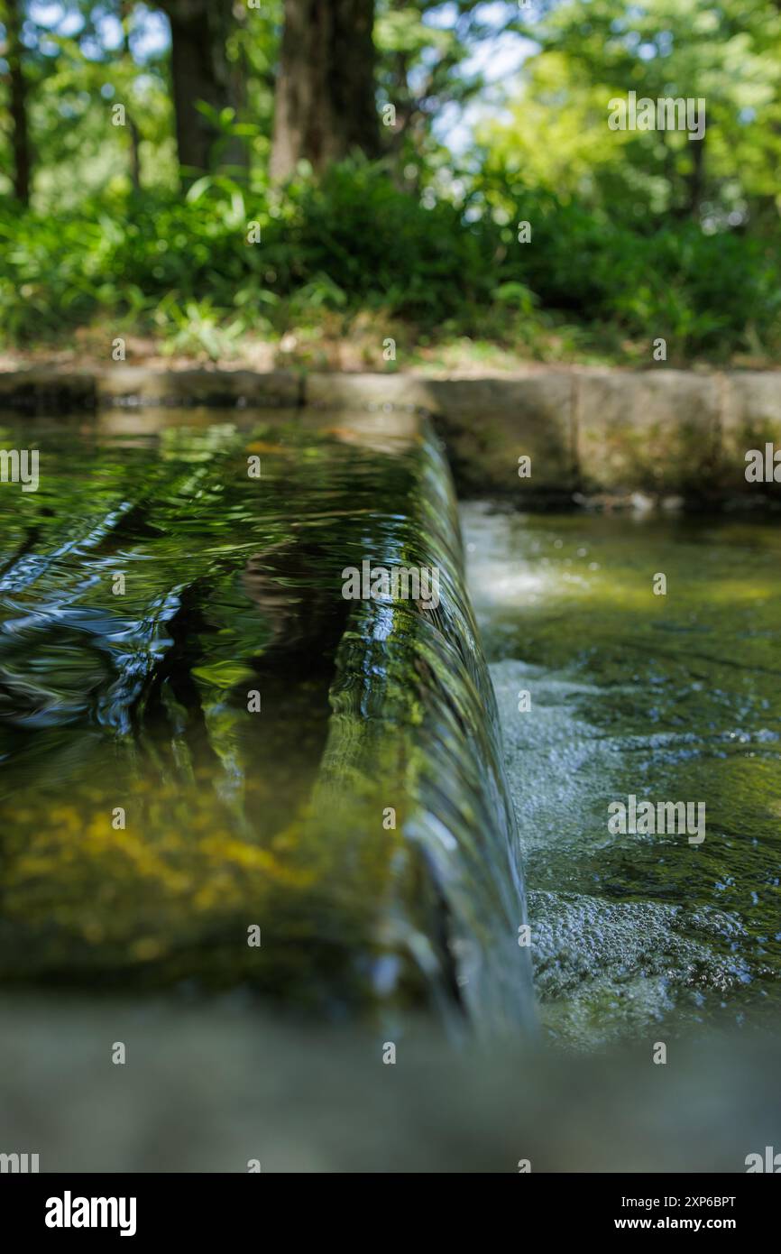 Sunlight reflections over water hi-res stock photography and images - Alamy