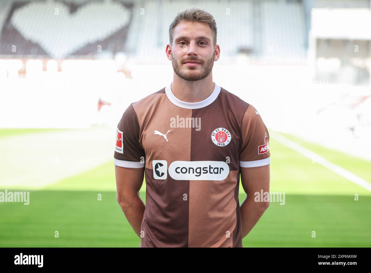 Hamburg, Germany. 31st July, 2024. Soccer Bundesliga, FC St. Pauli ...