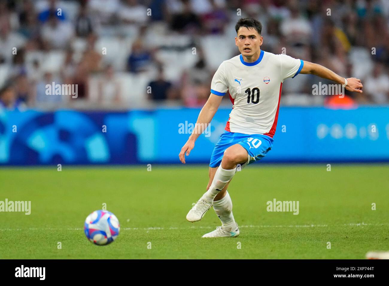 Tactical Approaches: Nagelsmann vs. Alfaro